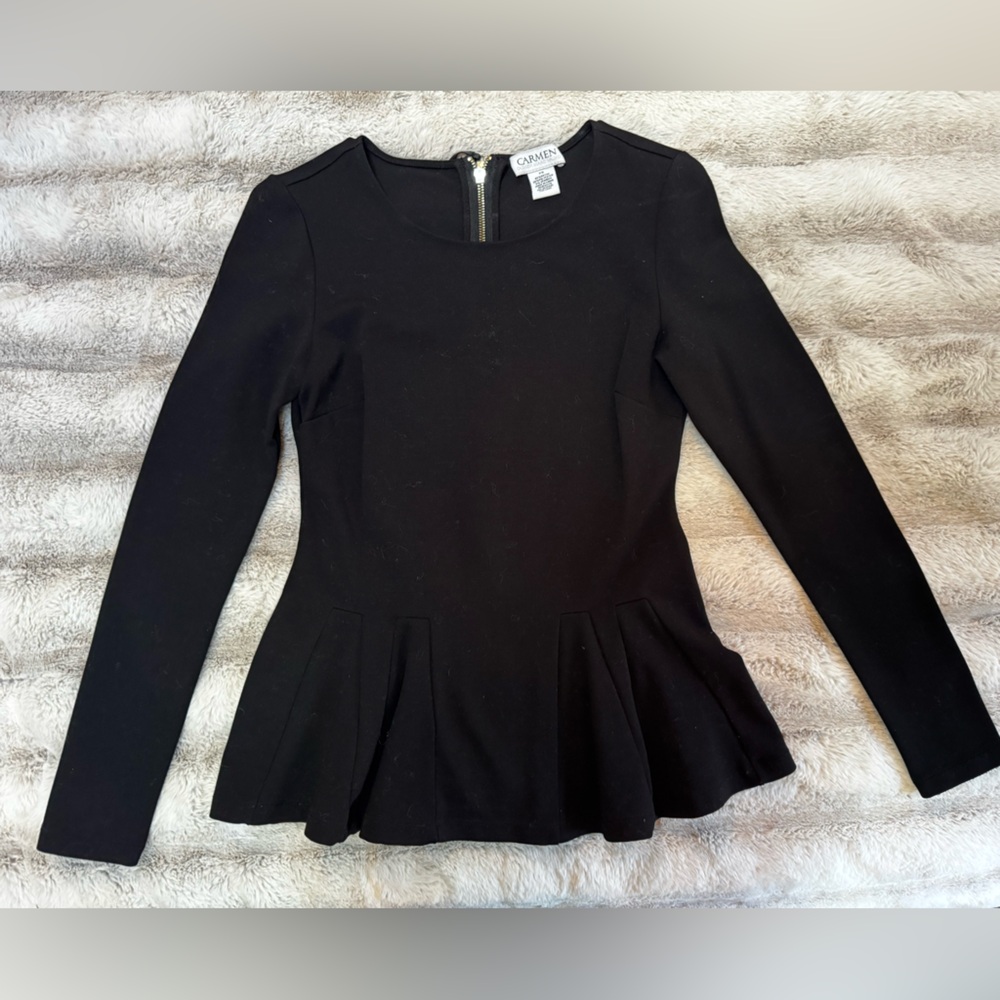 Like new, Carmen Marc Valvo Peplum top, zipper closure XS, Black